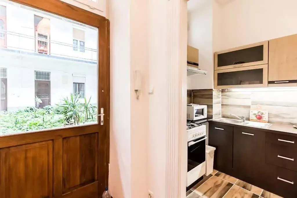Quiet Apartment Just 10 Minutes From The Center Budapest Hungary