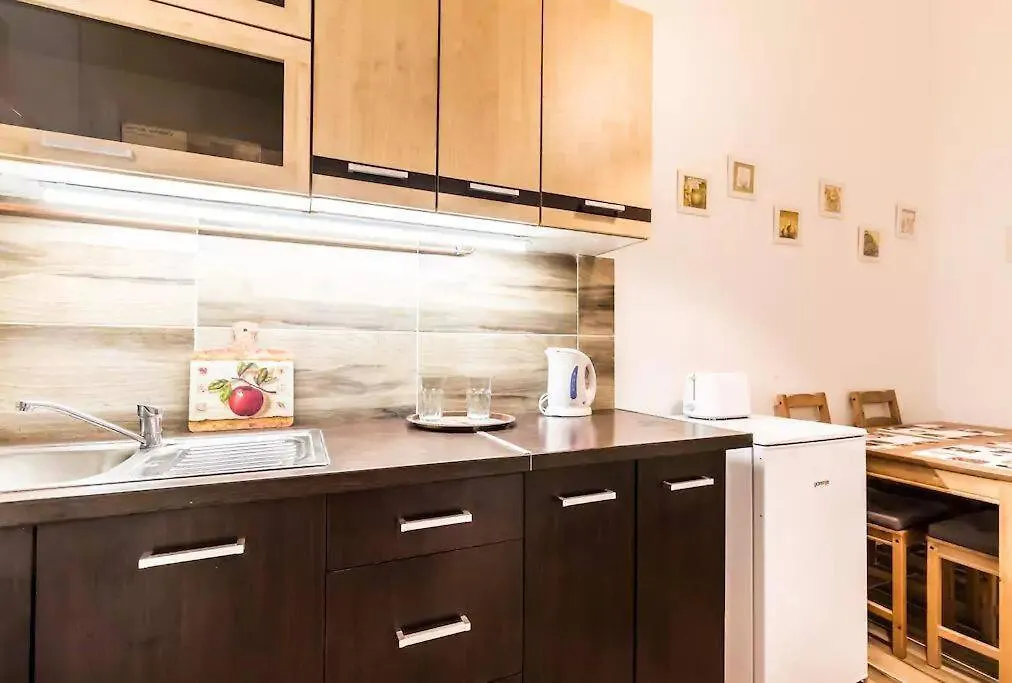 Quiet Apartment Just 10 Minutes From The Center Budapest