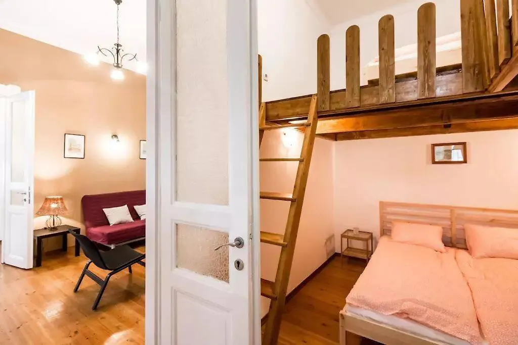 Quiet Apartment Just 10 Minutes From The Center Budapest
