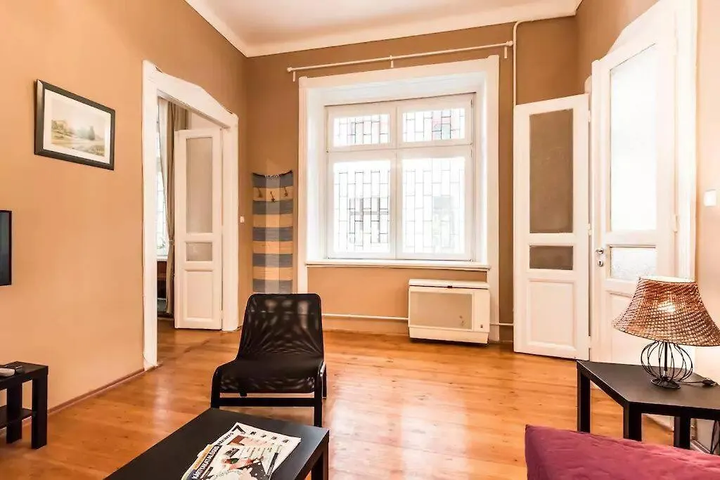 Quiet Apartment Just 10 Minutes From The Center Budapest