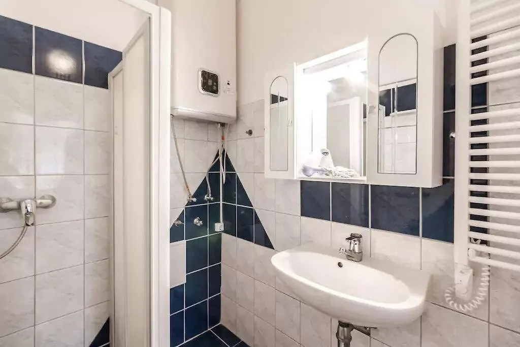 Quiet Apartment Just 10 Minutes From The Center Budapest